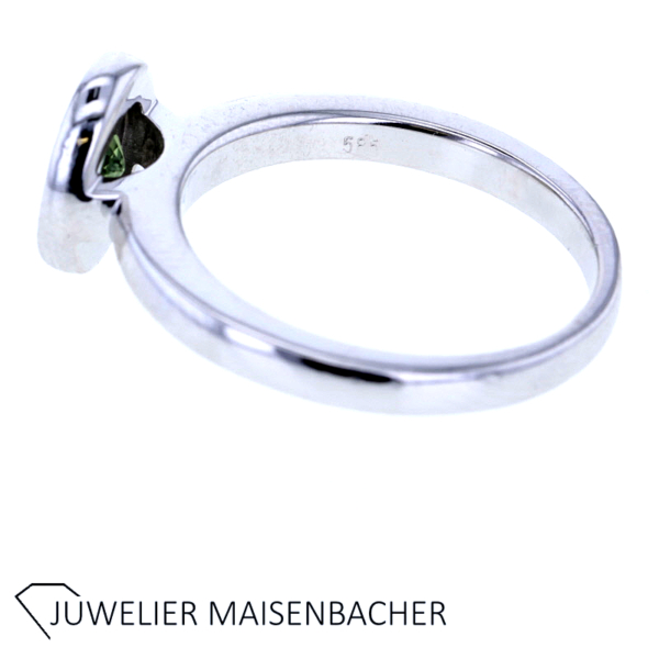 Zeitloser Ring mit Peridot und Brillanten in Gold – Bild 3