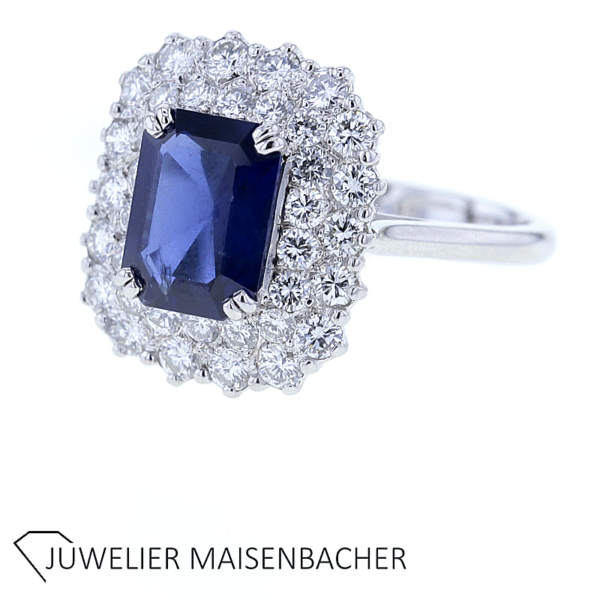 Zeitloser Entourage Ring mit Brillant und Saphir Gold