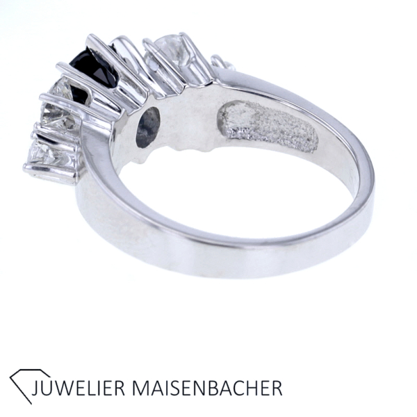 Zeitloser Entourage Ring mit Brillant und Saphir Gold – Bild 4