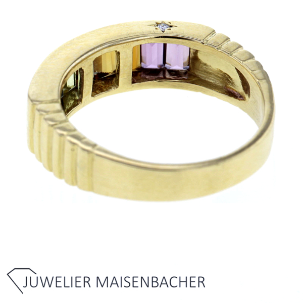 Set-bestehend aus Ring und Halbcreolen mit Brillanten und Edelsteinen – Bild 6