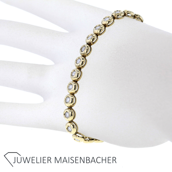 Klassisches Tennis-Armband mit 31 Brillanten Gold