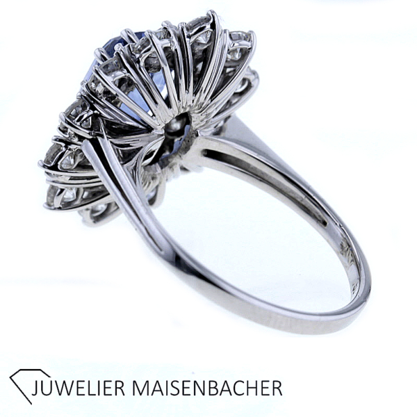 Außergewöhnlicher Ring mit großem Safir und Brillanten – Bild 4