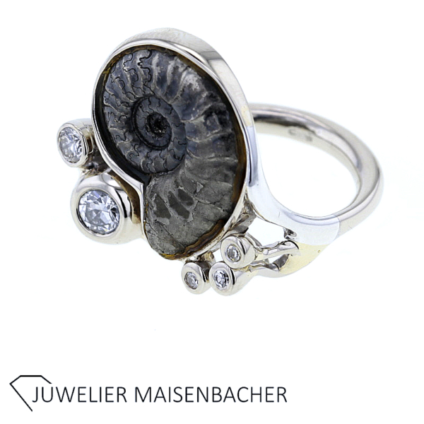UNIKAT Ring mit Ammonit und Brillanten Gold – Bild 2
