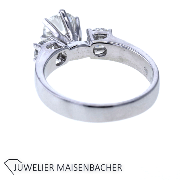 Wunderschöner Ring mit 3 Brillanten Gold – Bild 5