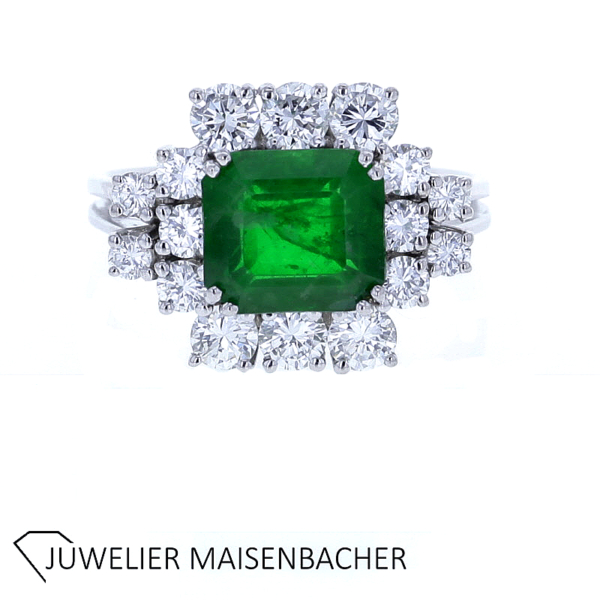 Wunderschöner Smaragd Entourage Brillant Ring Gold