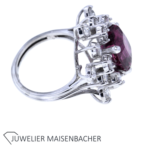 Atemberaubender Ring mit rosa Turmalin facettiert und Brillanten in Platin – Bild 2